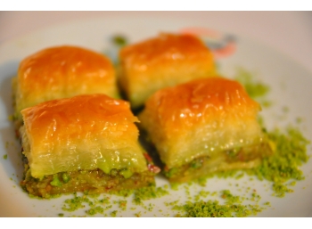 Fıstıklı Yaş Kaymaklı Baklava